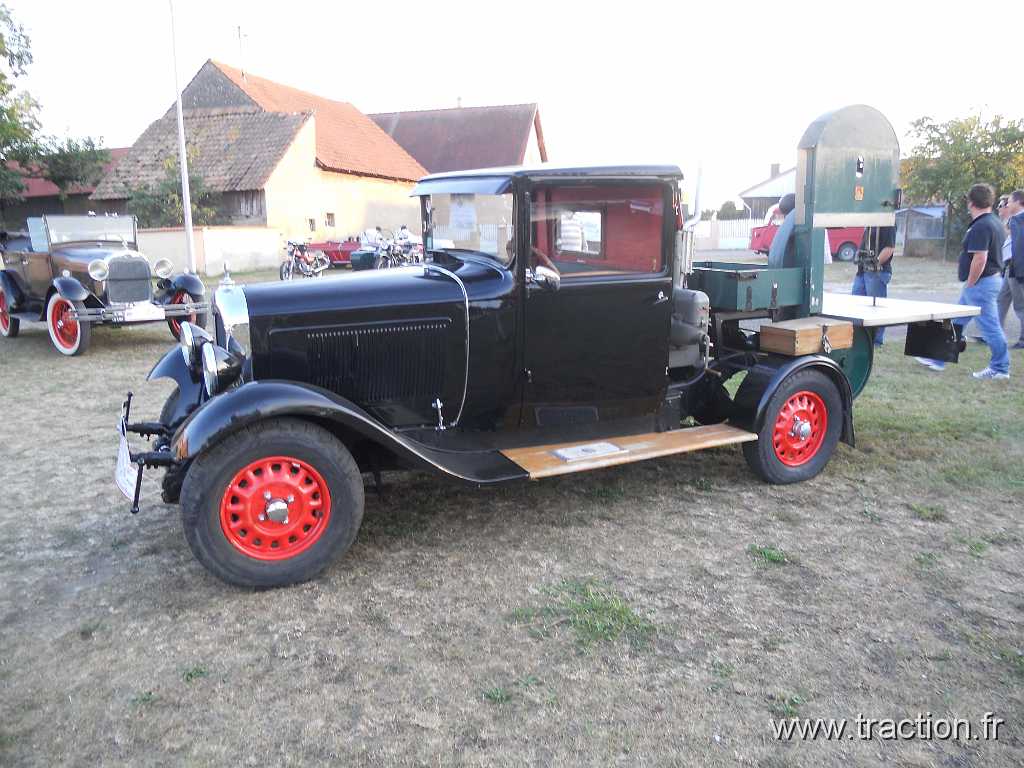 2011_rustenhart (150).jpg - 02/10/2011 - 68740 RUSTENHART 31ème Randonnée Internationale des Vendanges - CITROEN C4, le moteur et la scie à ruban